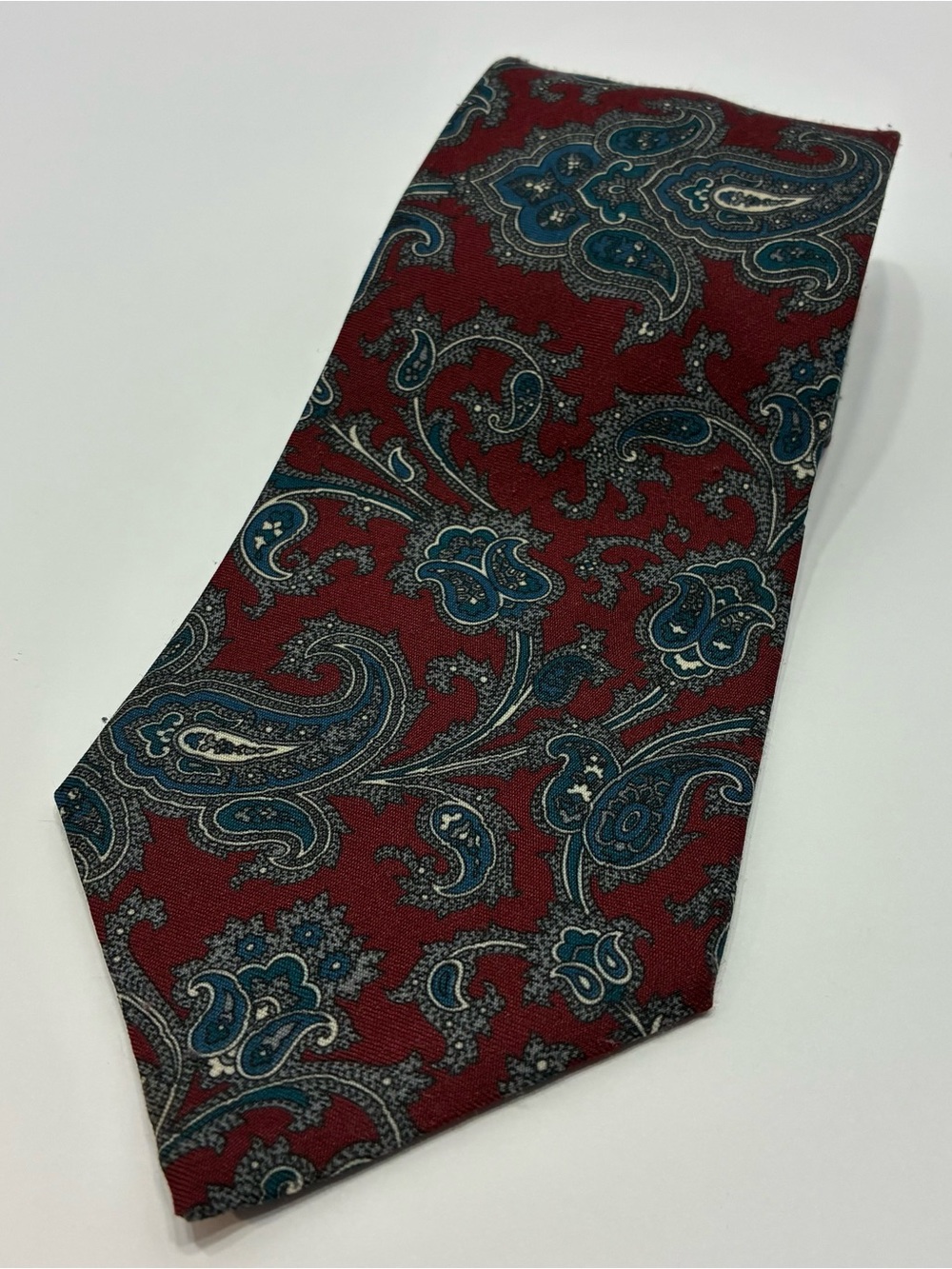 Vintage Master Men's Tie Burgundy Blue Paisley 100% Polyester Necktie USA Made⁠